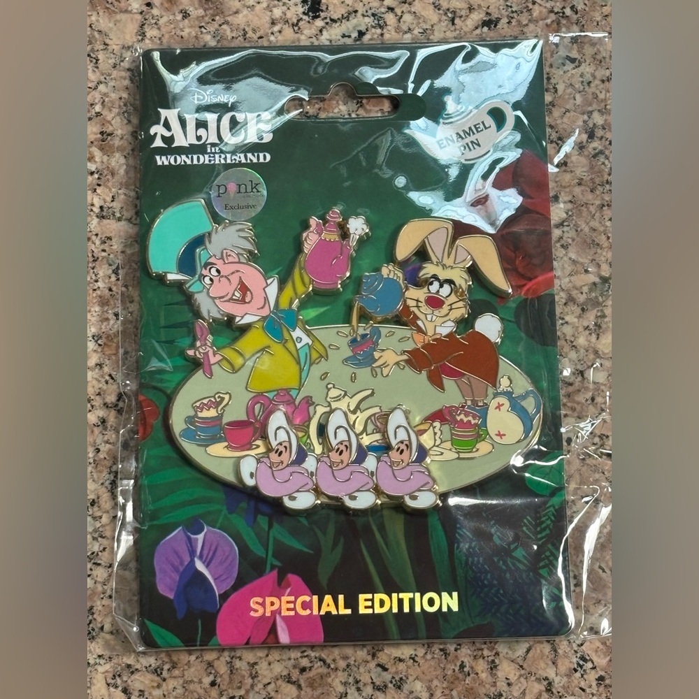 Disney PALM Alice In Wonderland Tea Party LE 300 Pin Mad Hatter March Hare